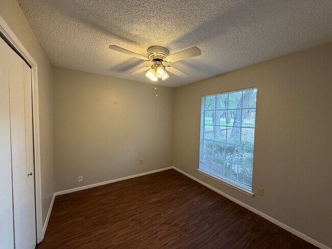 Building Photo - 12102 Arrowwood Dr