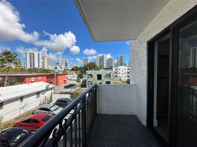 Building Photo - 529 SW 4th St