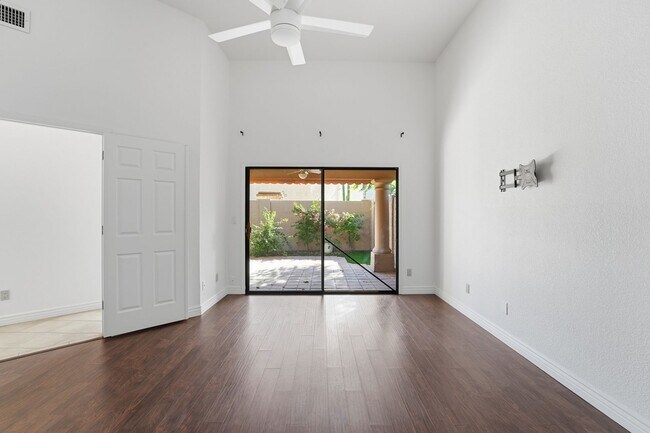 Building Photo - Welcome to this stunning 3-bedroom, 2-bathroom home in the heart of Scottsdale, AZ