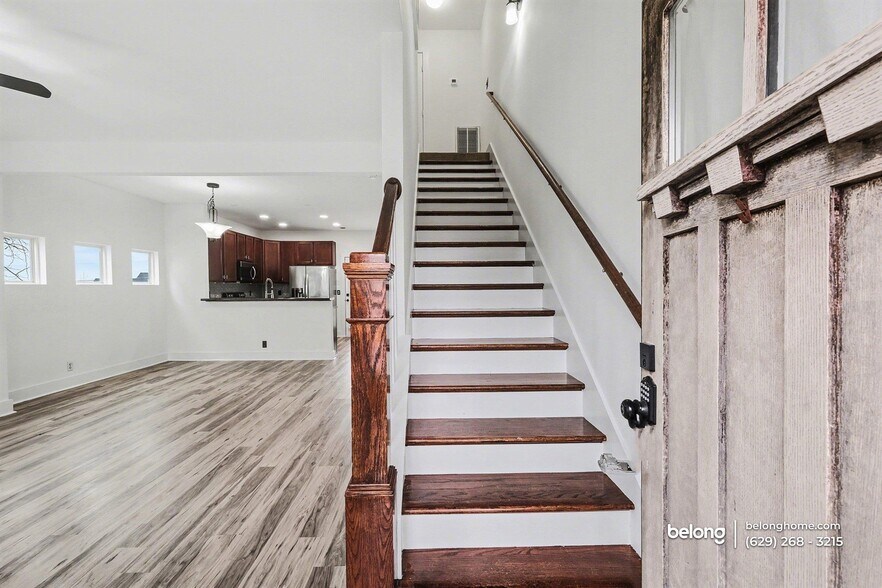 Building Photo - 3704 Lausanne Dr