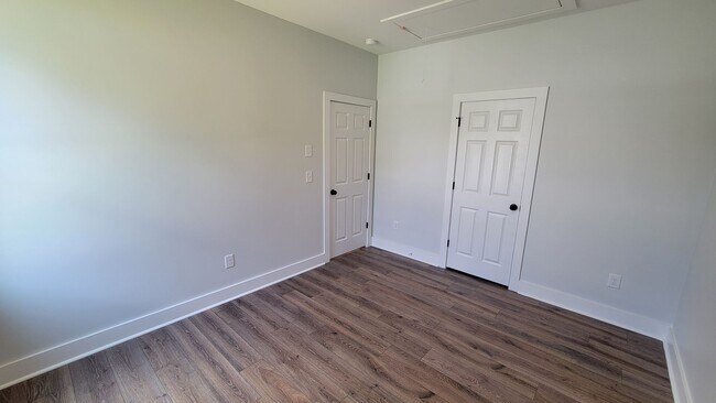 Building Photo - AUGUST RENT SPECIAL!  Brand New 3 Bed, 2 Bath Duplex Available Near Downtown Greenville