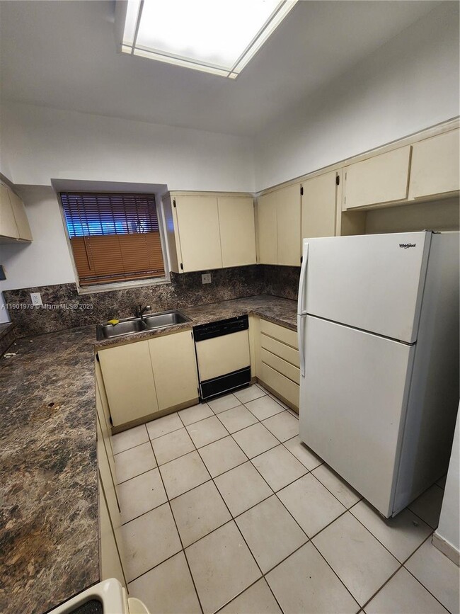 Building Photo - 4505 W 15th Ave