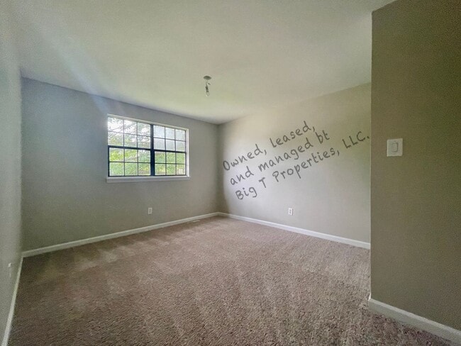 Building Photo - Newark, DE 4bd/2.5ba house ready for immed...