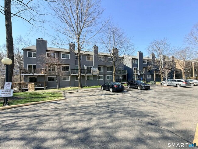 Building Photo - 14 Newtown Rd