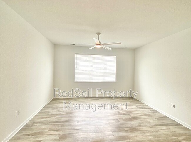 Building Photo - 1744 Vankar Dr