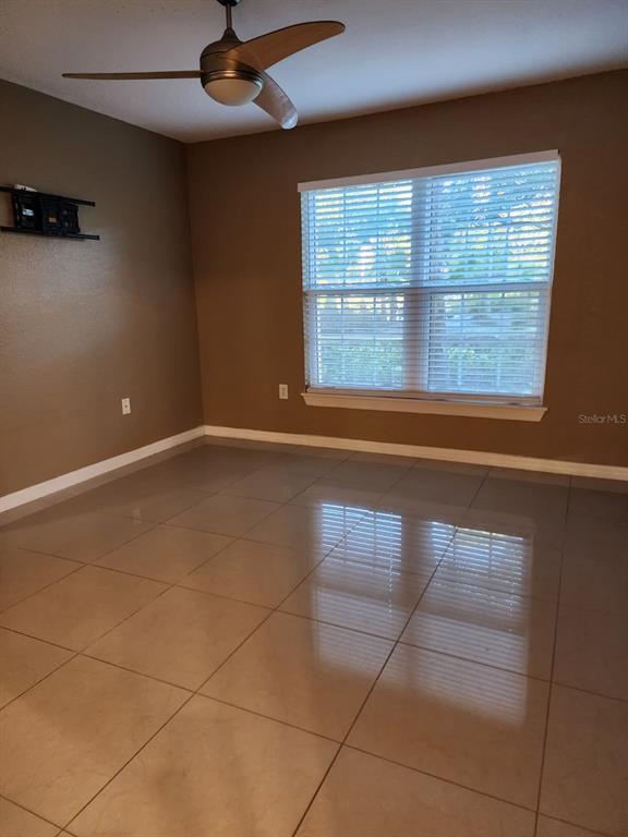 Building Photo - 5483 Vineland Rd