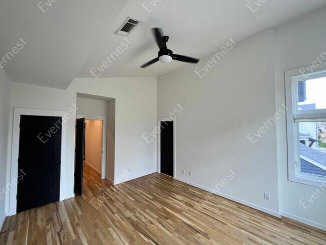 Building Photo - 4-Bedroom Home with Modern Comforts in a P...