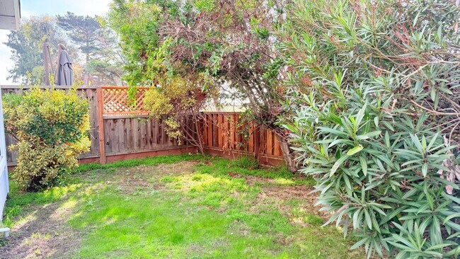 Building Photo - 400 McDonnel Rd