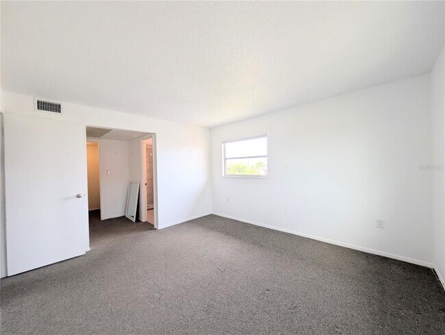 Building Photo - 4129 Lake Bayshore Dr