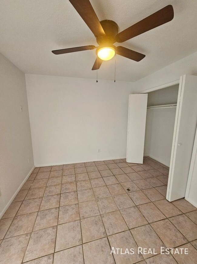 Building Photo - NOW AVAILABLE!! Renovated 2 Bedroom 1 Bath...