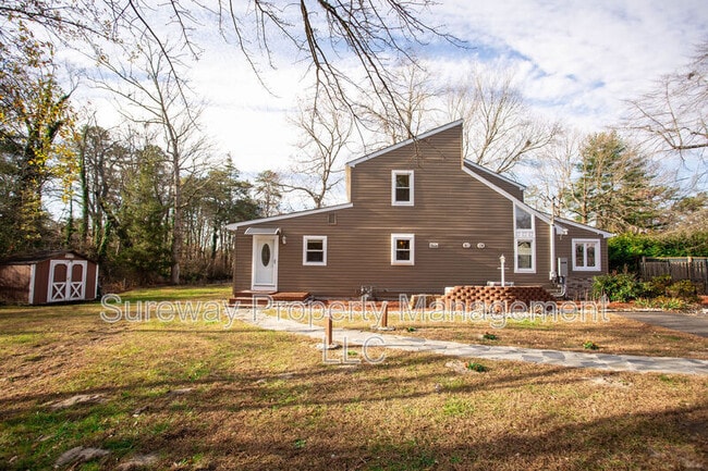 Primary Photo - 90 Clubhouse Rd