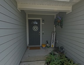 Building Photo - "Charming 3-Bed, 2-Bath Home Oasis in Jacksonville's Heart!"
