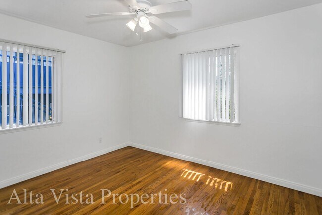 Building Photo - Great two bedroom, one bath beach bungalow...