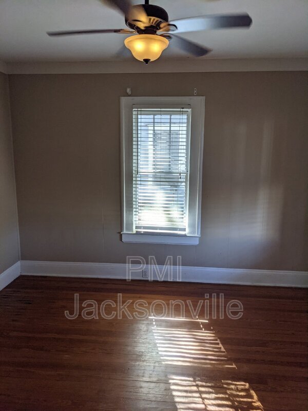 Building Photo - 1211 Hollywood Ave