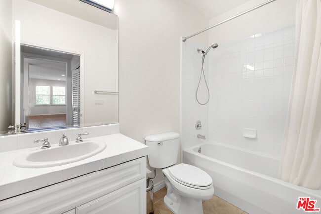 Building Photo - 13080 Pacific Promenade