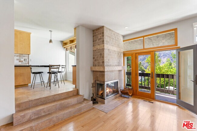 Building Photo - 17087 Palisades Cir