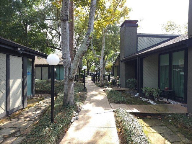 Building Photo - 14343 Torrey Chase Blvd