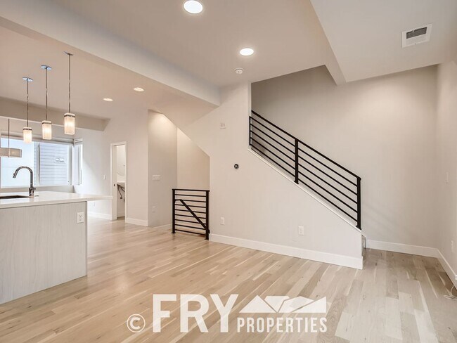 Building Photo - New Condo in South Sloan's Lake