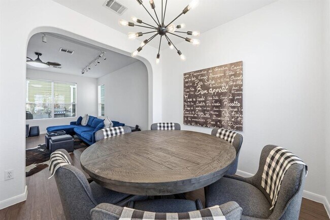 Building Photo - 1817 Carlson Dr