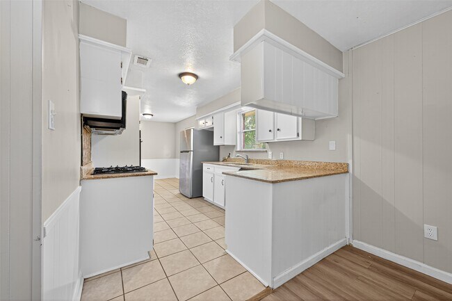 Building Photo - 108 Belvedere Dr