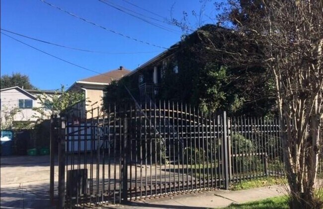 Building Photo - 1540 Hawthorne St