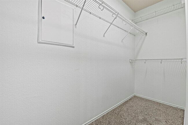 Building Photo - 822 Grand Plains Dr