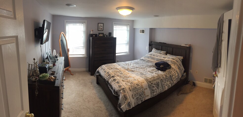 Bedroom - 903 S Bouldin St