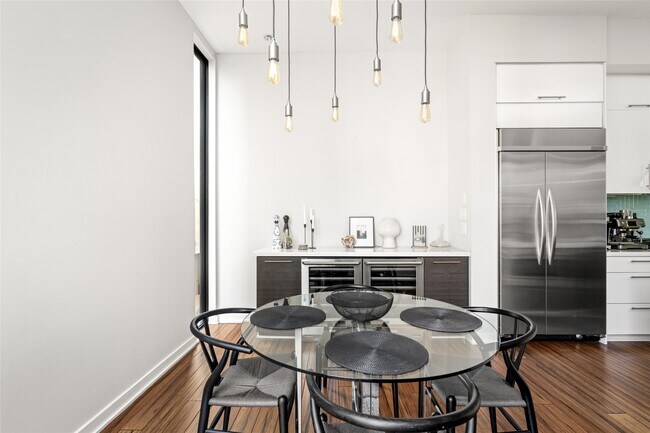 Building Photo - 2202 Whitney St