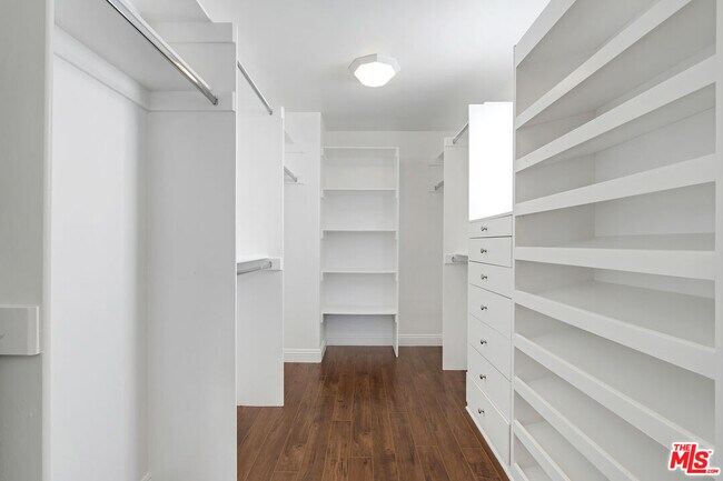 Building Photo - 6436 Lunita Rd