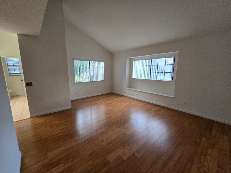 Building Photo - 1405 Bodega Way