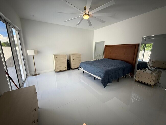 Building Photo - 17311 Bermuda Village Dr