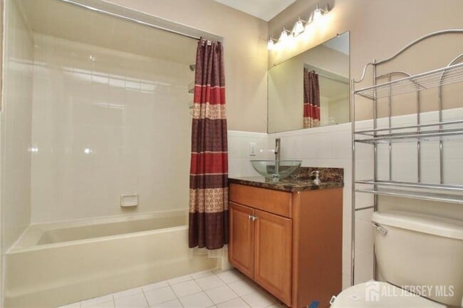 Building Photo - 116 Chariot Ct