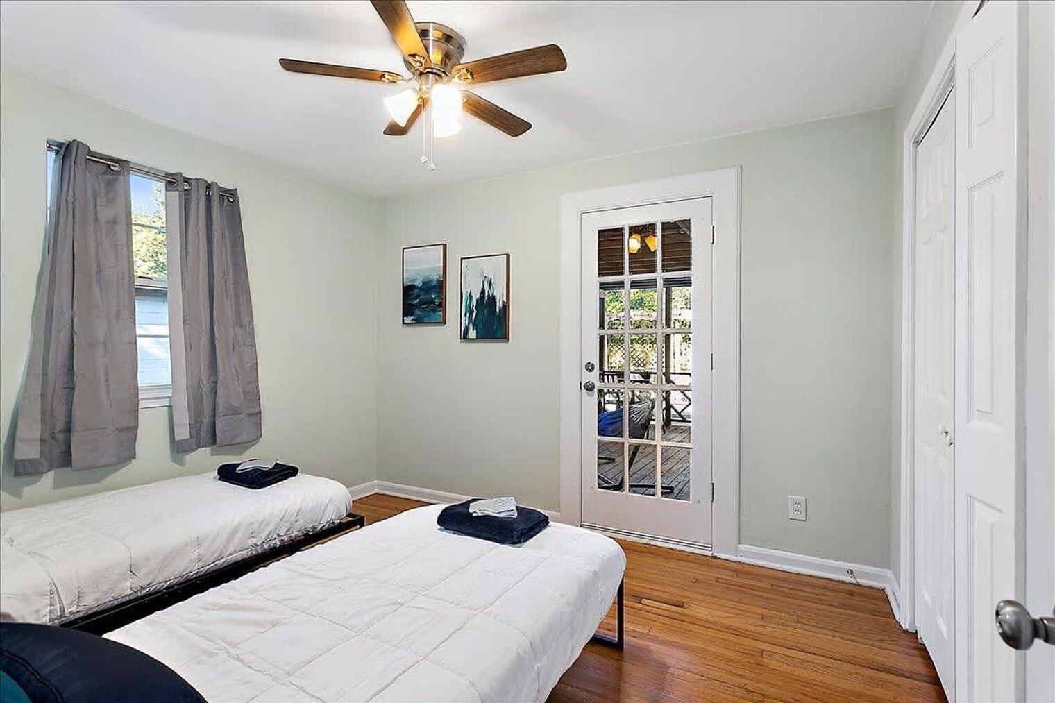 Building Photo - 8633 Emerald Isle Cir S