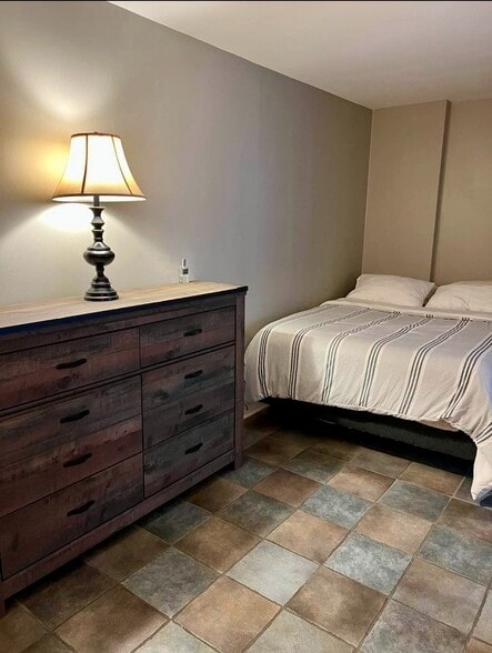 Building Photo - 345 N La Salle Dr