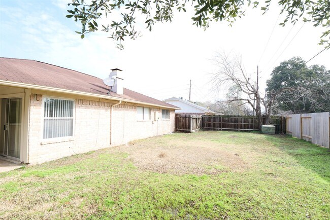 Building Photo - 22311 Fincastle Dr