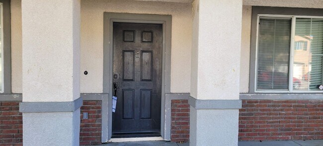 Building Photo - 1262 Garrett Way