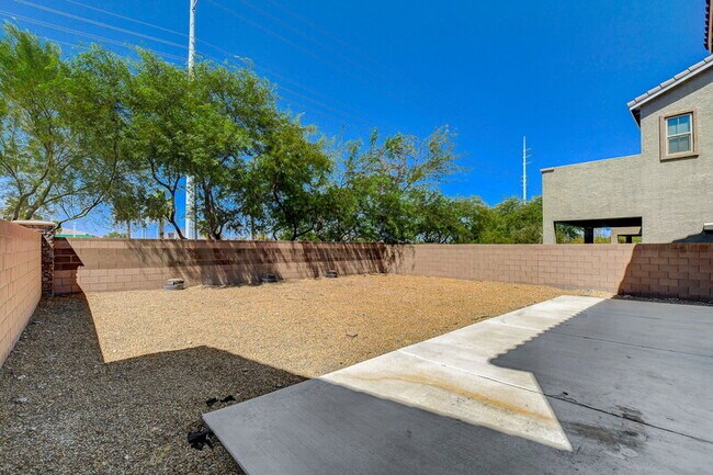 Building Photo - 1074 Fish Pond Ave