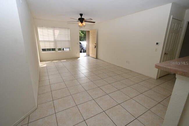 Building Photo - 5914 Willow Ridge Dr