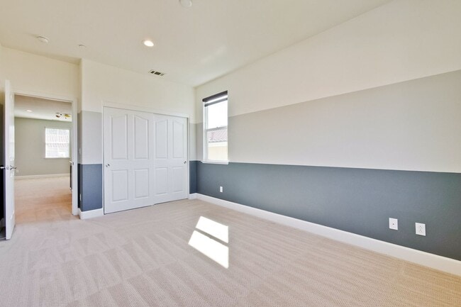 Building Photo - Gorgeous and Very Spacious Home - 3BR 2.5 BA in  San Jose - This is a MUST SEE!!!