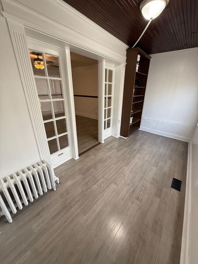 Building Photo - 6754 Linmore Ave