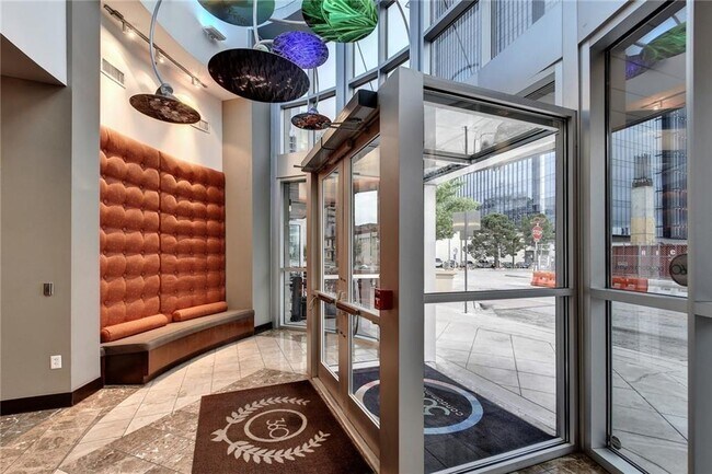 Building Photo - 360 Nueces St