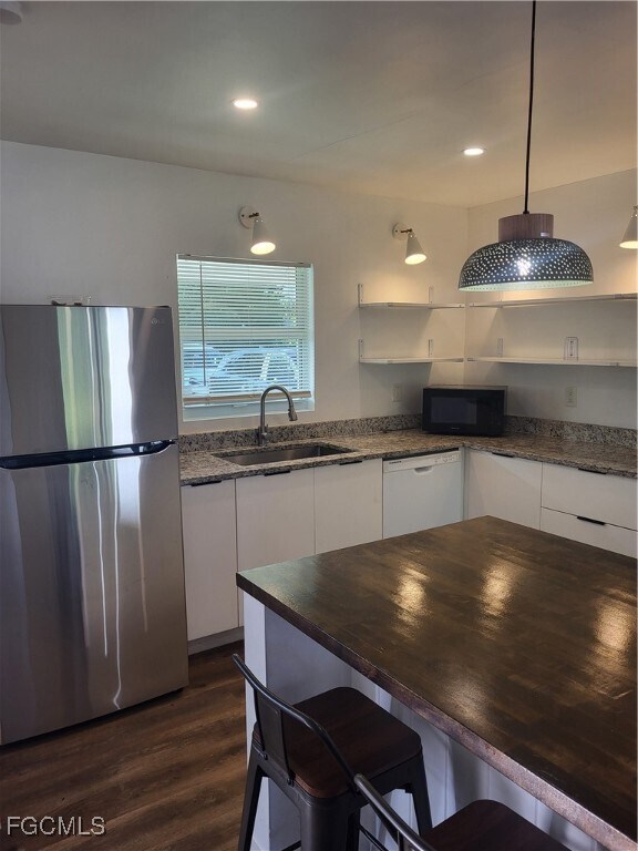 Building Photo - 2027 Maravilla Cir