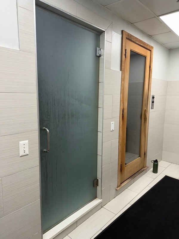 Building Photo - 601 N State St