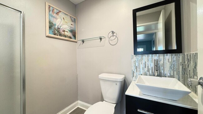 Building Photo - 220 Seville Dr