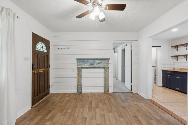 Building Photo - 11757 Calvary Rd