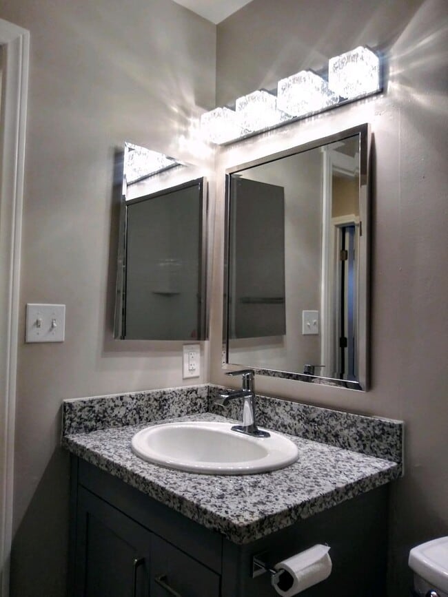 Building Photo - First's Month's Rent FREE with signed 6 or...