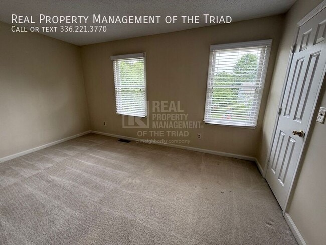 Building Photo - 1100 Yellowbell Pl