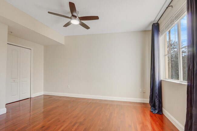 Building Photo - 11010 Legacy Dr