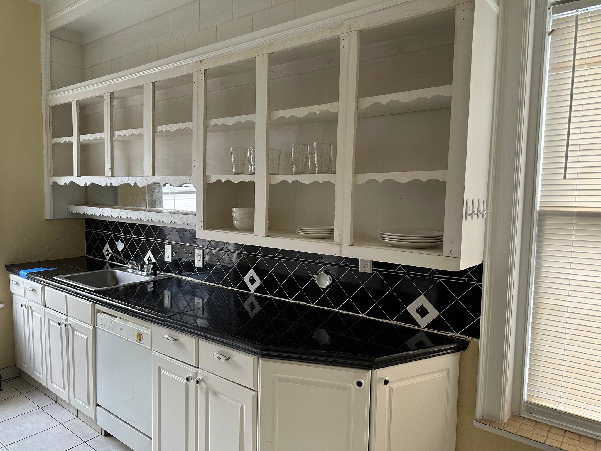 Building Photo - 624 Jefferson Ave