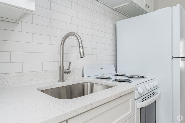 1BR, 1BA - 525SF - Kitchen - Liberty Springs